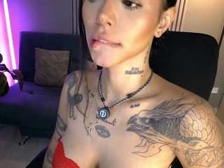 Live webcam model suniipuffle on Soda Cams