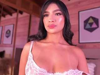 izzywild's CamSoda show and profile