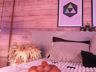 izzywild's CamSoda show and profile