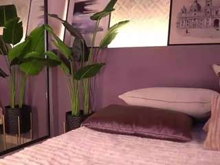 izzywild's CamSoda show and profile