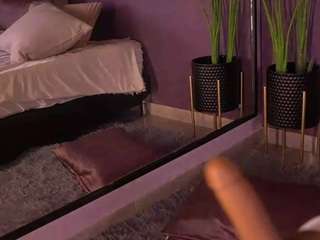 Izzy Wild live cam
