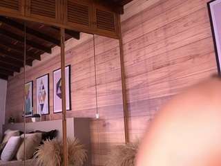 Izzy Wild live webcam show
