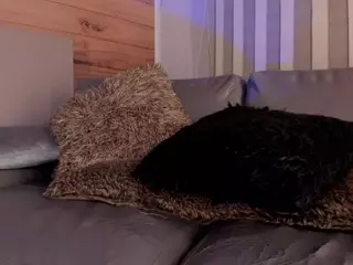 Izzy Wild's Live Sex Cam Show