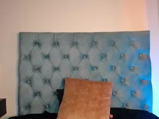 Paola2Lyon's Live Sex Cam Show