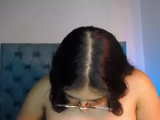 Paola2Lyon's Live Sex Cam Show