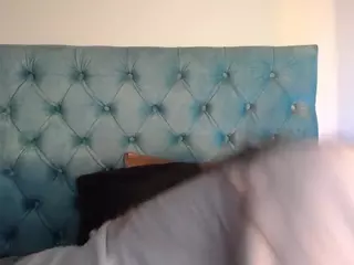 Paola2Lyon's Live Sex Cam Show