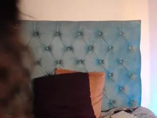 Paola2Lyon's Live Sex Cam Show