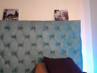 Paola2Lyon's Live Sex Cam Show