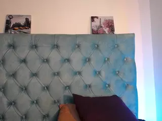 Paola2Lyon's Live Sex Cam Show
