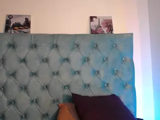 Paola2Lyon's Live Sex Cam Show