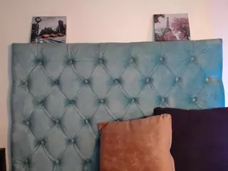 Paola2Lyon's Live Sex Cam Show