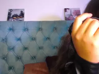 Paola2Lyon's Live Sex Cam Show