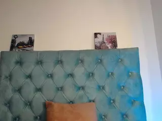 Paola2Lyon's Live Sex Cam Show