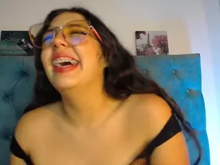 Paola2Lyon's Live Sex Cam Show
