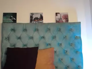 Paola2Lyon's Live Sex Cam Show