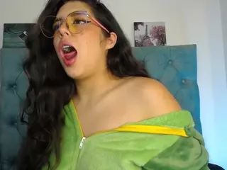 Paola2Lyon's Live Sex Cam Show