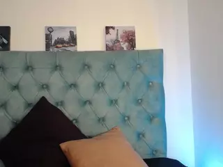 Paola2Lyon's Live Sex Cam Show