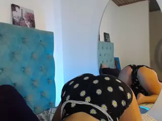 Paola2Lyon's Live Sex Cam Show