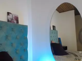 Paola2Lyon's Live Sex Cam Show