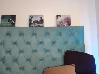 Paola2Lyon's Live Sex Cam Show