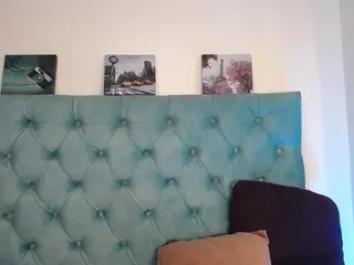 Paola2Lyon's Live Sex Cam Show