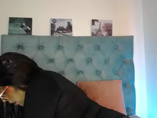 Paola2Lyon's Live Sex Cam Show