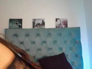 Paola2Lyon's Live Sex Cam Show