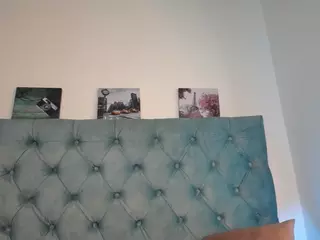 Paola2Lyon's Live Sex Cam Show