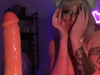 AlexTheKitten's Live Sex Cam Show