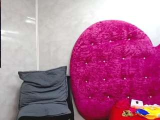 beyoncee1 from CamSoda is Freechat