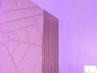 leiawong's CamSoda show and profile