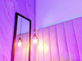 leiawong's CamSoda show and profile