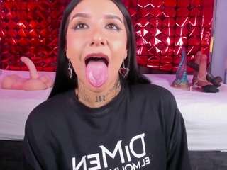 Live webcam model leiawong on Soda Cams