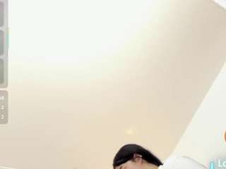 shanon-hughes Live Webcam on CamSoda