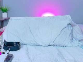tinyskinnygirl Live Webcam on CamSoda