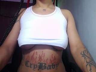 cinnamon-7's CamSoda show and profile