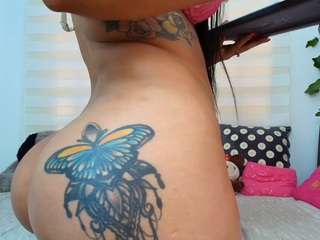 anielli69hot Live Webcam on CamSoda