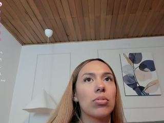 arianne-ferrer's CamSoda show and profile