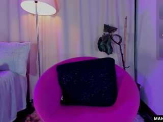 Live webcam model manuvelez on Soda Cams