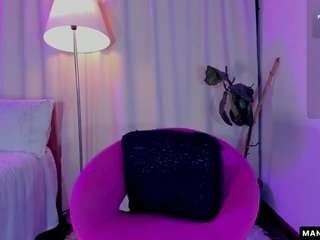 Live webcam model manuvelez on Soda Cams