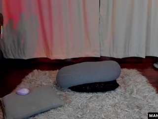 Live webcam model manuvelez on Soda Cams