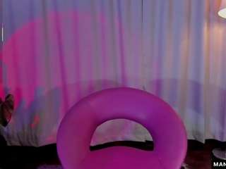 manuvelez's CamSoda show and profile