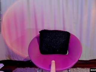 Live webcam model manuvelez on Soda Cams