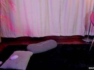 Live webcam model manuvelez on Soda Cams