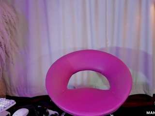 Live webcam model manuvelez on Soda Cams