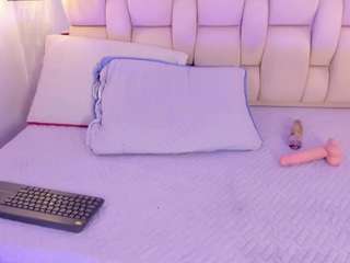 Ladyluminary's cam show statistics and live stream