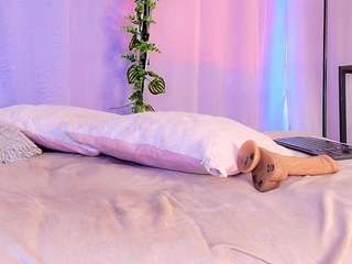 liccy-hall live webcam show