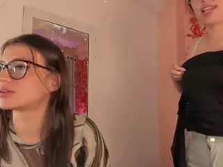 Sweet-candies's Live Sex Cam Show