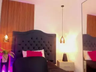 Alice-Massie1's Live Sex Cam Show