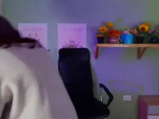 Littlelua's Live Sex Cam Show